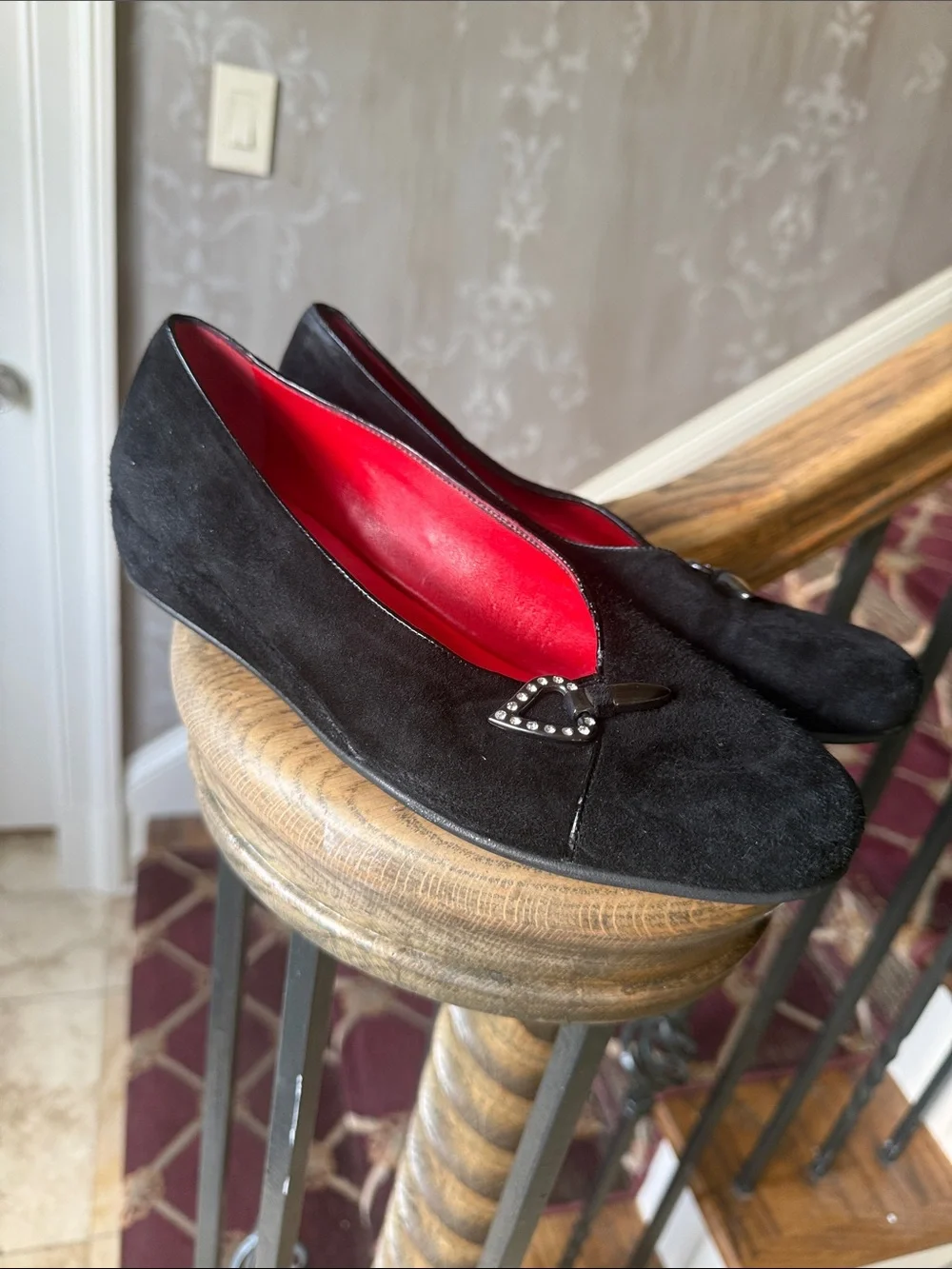 AMALFI by RANGONI ladies black Swede pumps made in Italy size 8